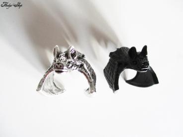 großer detaillierter Fledermaus Ring