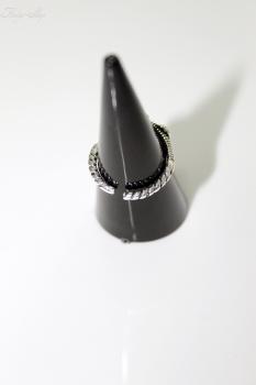 Black Rose Fingerring Gothic Stil