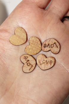 Holz Herzen "Love" Streu Deko