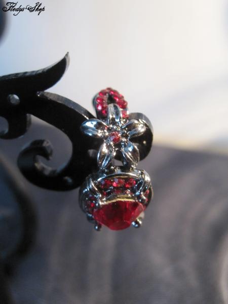 Gothic Ring "Red Lily" mit Zirkonia Stein