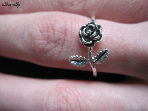 Fingerring mit Rose